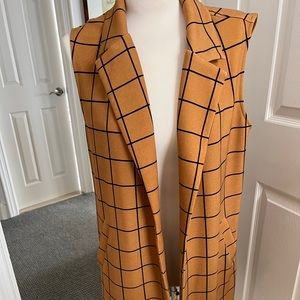 🛍️Womens Mustard yellow vest Size small
